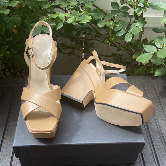Theory - Platform Wedge Sandal in Leather - Dark Nude Size: 10 - Picture 2 of 16